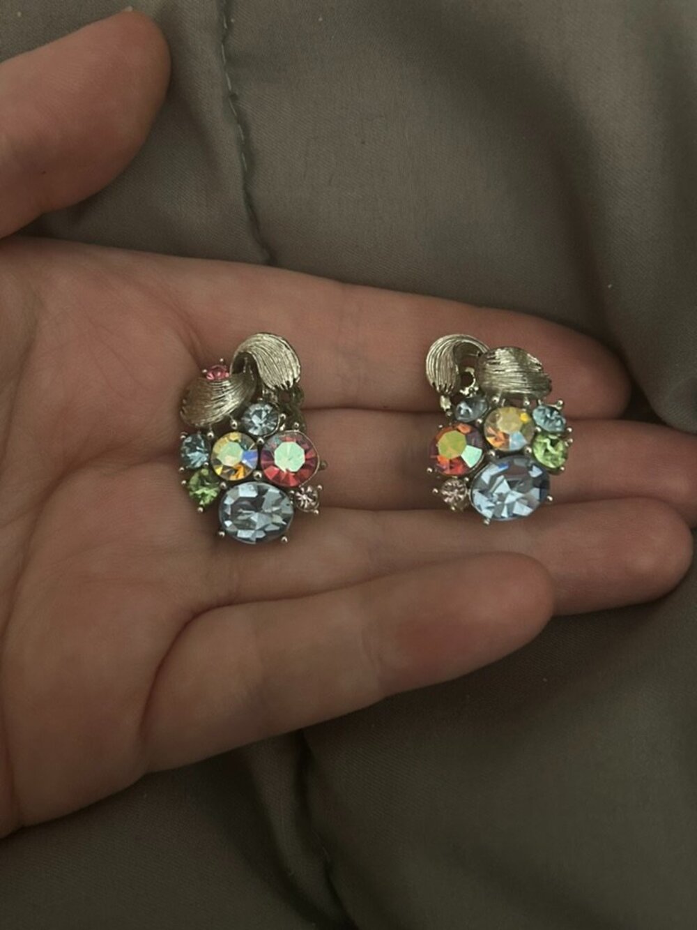 Vintage Lisner Aurora Borealis Clip On Earrings